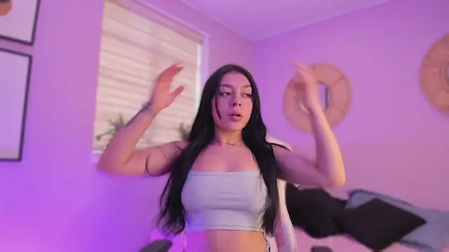 Lummii  online show from February 2026 07:15:02 PM