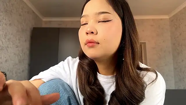 Snapshot of RegenaLandauer chatting on March 2026 06:47:01 AM RegenaLandauer online show from March 2026 06:47:01 AM