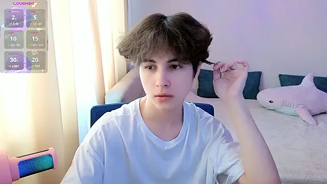 Snapshot of _LukaHayes_ chatting on February 2026 11:31:01 AM LukaHayes online show from February 2026 11:31:01 AM