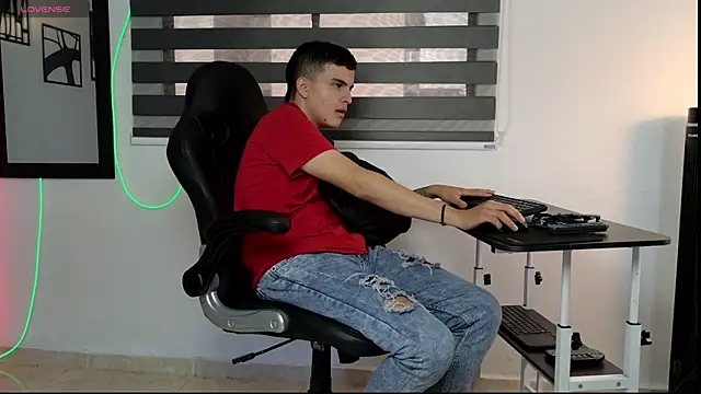 nico pelusa online show from April 2026 08:45:02 PM