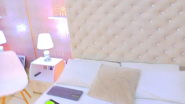 Khloe Moon online show from March 2026 07:50:01 PM