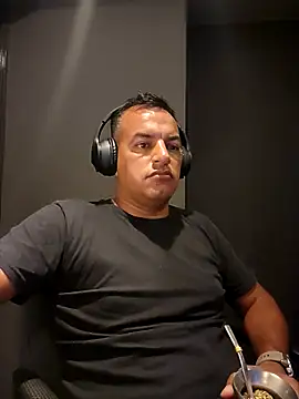 Valenthe26 online show from March 2026 12:39:01 AM