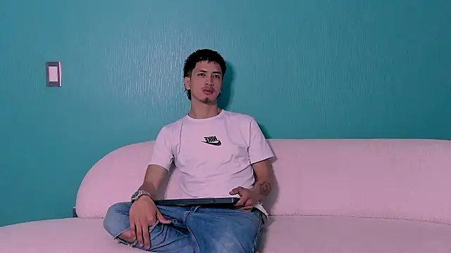 Snapshot of Youdoll_ chatting on February 2026 01:32:02 PM Youdoll online show from February 2026 01:32:02 PM