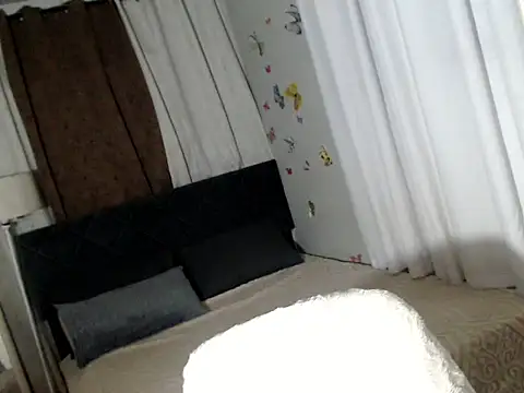 Snapshot of Ur_innocent_womenXxx chatting on March 2026 07:14:01 PM Ur innocent womenXxx online show from March 2026 07:14:01 PM