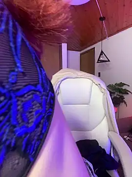 Snapshot of Maraia_pink18 chatting on February 2026 01:33:02 PM Maraia pink18 online show from February 2026 01:33:02 PM