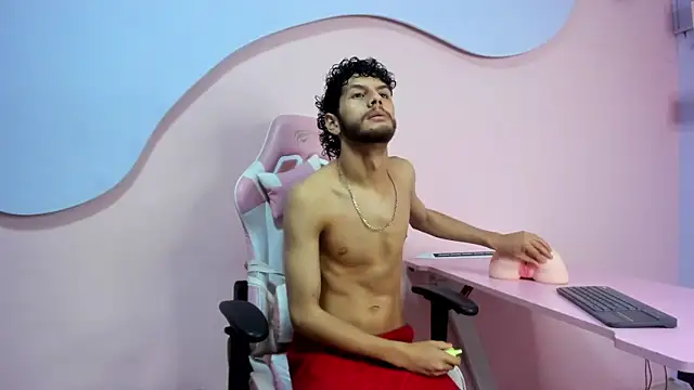 LuckySammer online show from February 2026 12:02:01 PM