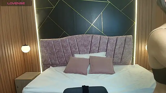 Snapshot of MoriahStorm chatting on March 2026 12:11:01 PM MoriahStorm online show from March 2026 12:11:01 PM