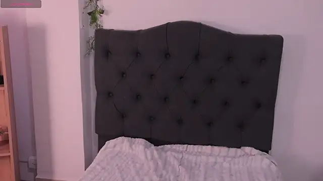 Snapshot of AmyKiss_ chatting on May 2026 01:05:01 PM AmyKiss online show from May 2026 01:05:01 PM