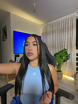 Snapshot of AliceBoomx chatting on April 2026 04:57:01 AM AliceBoomx online show from April 2026 04:57:01 AM