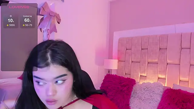 Snapshot of AnniJones chatting on April 2026 02:50:01 AM AnniJones online show from April 2026 02:50:01 AM