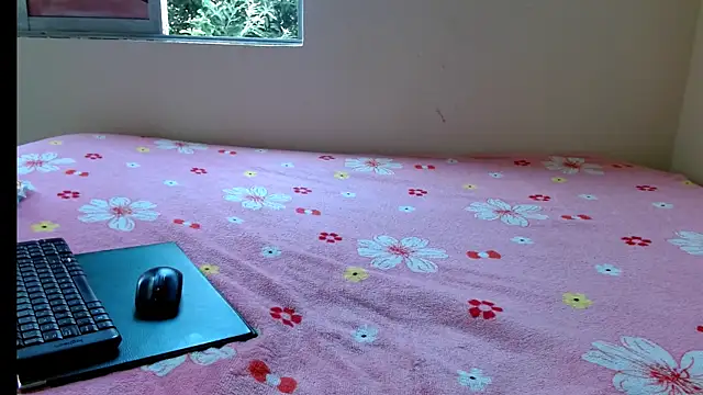 valkahot20 online show from March 2026 02:31:02 PM