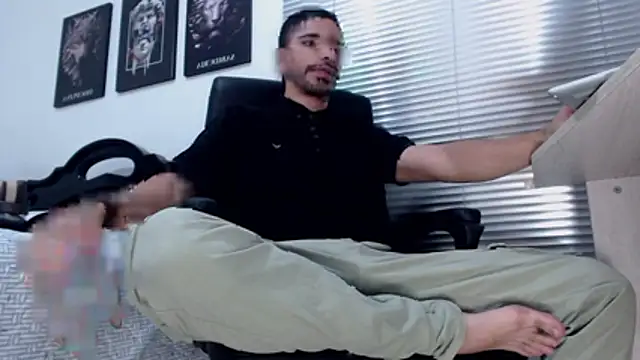 Kratoswolf online show from April 2026 04:07:01 PM