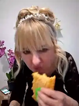 -Nefertiti- online show from March 2026 03:52:02 AM