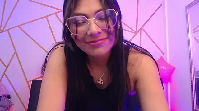 yvanna  smith online show from February 2026 04:11:01 AM