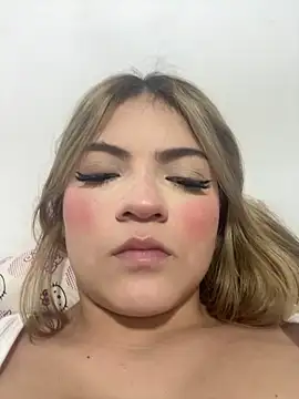 Snapshot of meggan___ chatting on February 2026 07:09:02 AM meggan online show from February 2026 07:09:02 AM