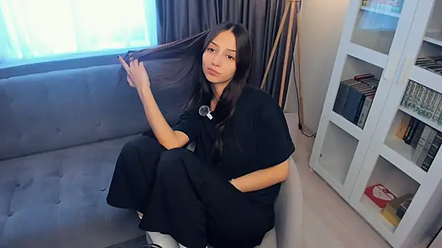 littleevilon online show from February 2026 10:44:02 AM