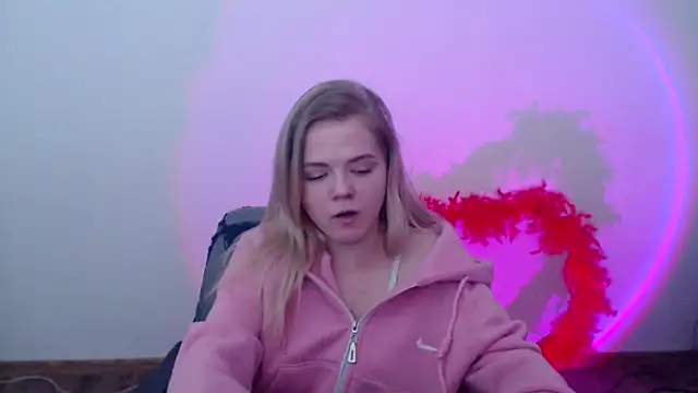 Snapshot of FoxiLana chatting on February 2026 09:21:02 AM FoxiLana online show from February 2026 09:21:02 AM