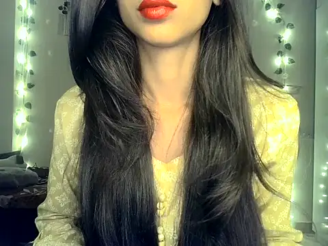 SIKSHA SINGH online show from April 2026 04:37:01 PM