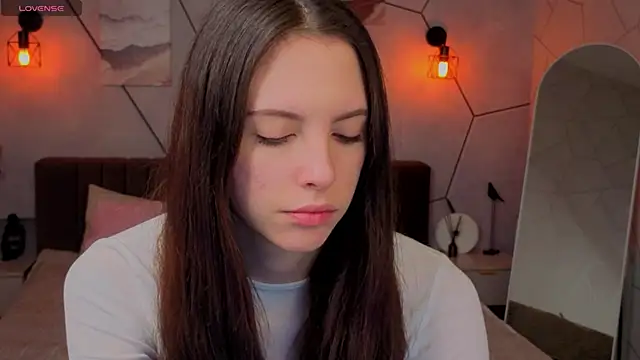 Snapshot of elise_robbie chatting on March 2026 01:06:02 AM elise robbie online show from March 2026 01:06:02 AM