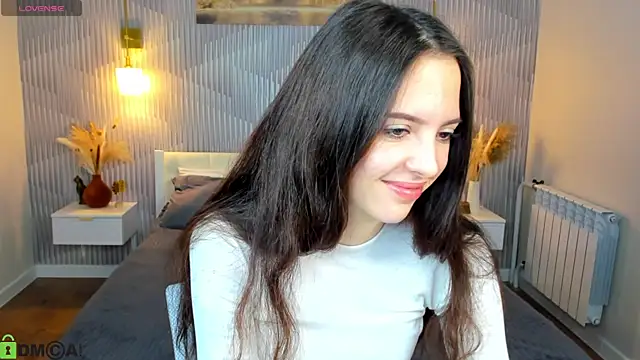 Snapshot of elise_robbie chatting on April 2026 01:03:01 AM elise robbie online show from April 2026 01:03:01 AM