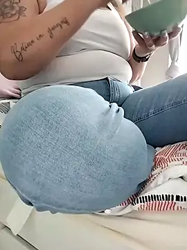 Emma12117 online show from March 2026 09:56:02 AM