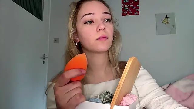 Snapshot of SourMidday chatting on February 2026 08:12:01 AM SourMidday online show from February 2026 08:12:01 AM