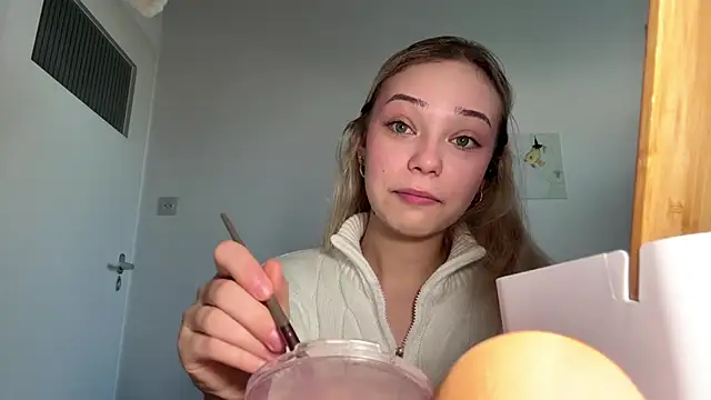 Snapshot of SourMidday chatting on March 2026 07:09:02 AM SourMidday online show from March 2026 07:09:02 AM