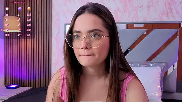 Snapshot of LittleeSara18 chatting on March 2026 11:15:02 AM LittleeSara18 online show from March 2026 11:15:02 AM