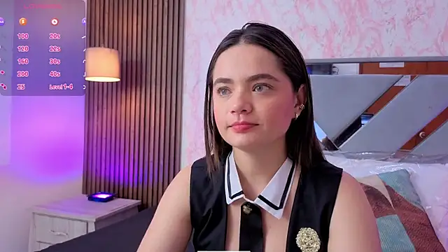 Snapshot of LittleeSara18 chatting on March 2026 11:02:02 AM LittleeSara18 online show from March 2026 11:02:02 AM