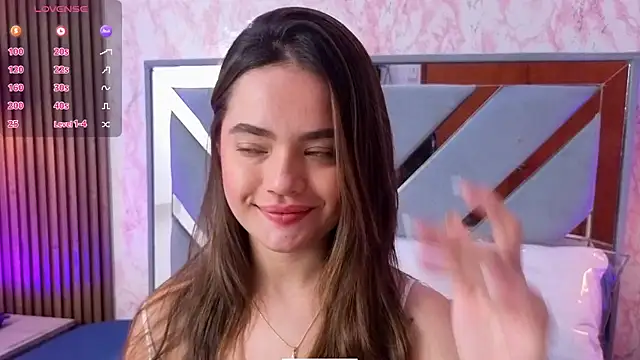 Snapshot of LittleeSara18 chatting on April 2026 11:15:01 AM LittleeSara18 online show from April 2026 11:15:01 AM