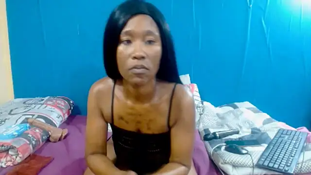 QueenYc online show from April 2026 07:44:02 PM