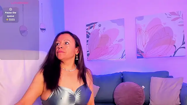 Ivonne 4 online show from June 2026 01:10:01 PM