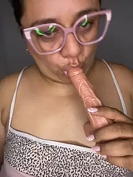 Snapshot of Melanny69x chatting on April 2026 04:46:02 AM Melanny69x online show from April 2026 04:46:02 AM