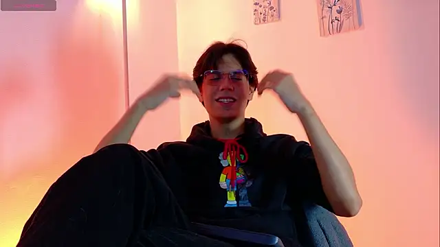 lui x dust online show from March 2026 04:41:01 AM