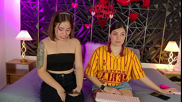 Snapshot of TaylorMilly chatting on February 2026 07:57:02 PM TaylorMilly online show from February 2026 07:57:02 PM