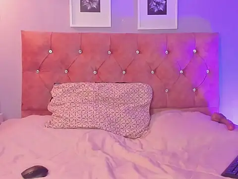 lilirousee online show from March 2026 07:09:01 PM