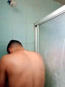 Isaiascaliente online show from July 2026 11:51:01 PM