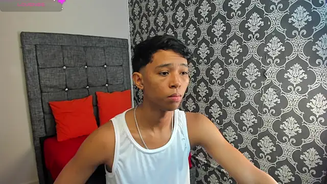 Snapshot of Little_Twink19x chatting on July 2026 07:43:01 PM Little Twink19x online show from July 2026 07:43:01 PM