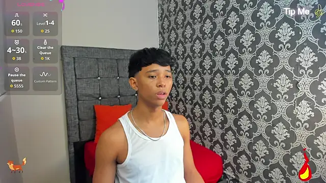 Snapshot of Little_Twink19x chatting on July 2026 08:33:02 PM Little Twink19x online show from July 2026 08:33:02 PM