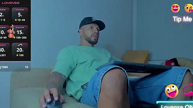 Toony Dee online show from March 2026 04:07:02 AM