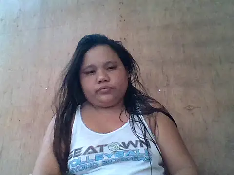 Snapshot of sweetlyn31 chatting on May 2026 04:18:02 AM sweetlyn31 online show from May 2026 04:18:02 AM