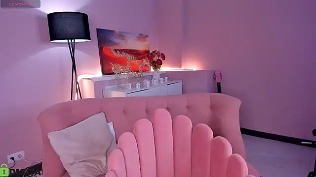 Snapshot of taticamomile chatting on April 2026 12:43:02 PM taticamomile online show from April 2026 12:43:02 PM