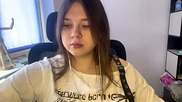 Snapshot of TomikoPfau chatting on February 2026 07:42:02 AM TomikoPfau online show from February 2026 07:42:02 AM