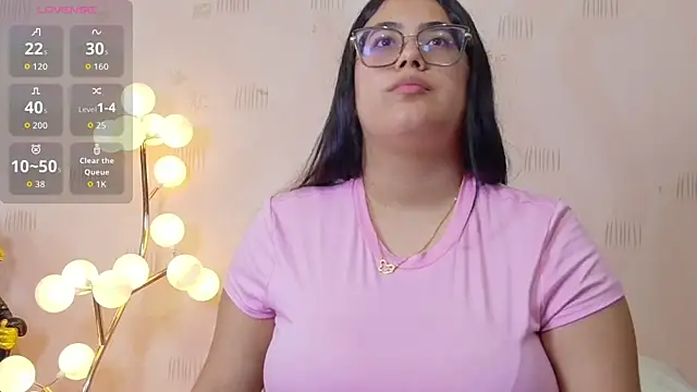 curvybuffgirllll online show from July 2026 07:45:01 PM