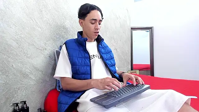 Mick-lollipop online show from March 2026 07:54:02 PM