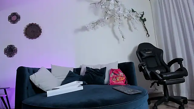 Madisson Edwards online show from March 2026 01:39:02 PM