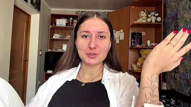 Snapshot of poly_princess chatting on April 2026 08:30:02 AM poly princess online show from April 2026 08:30:02 AM