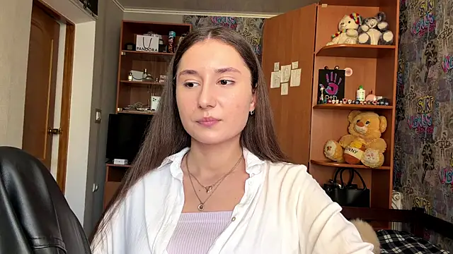 Snapshot of poly_princess chatting on April 2026 11:05:01 AM poly princess online show from April 2026 11:05:01 AM