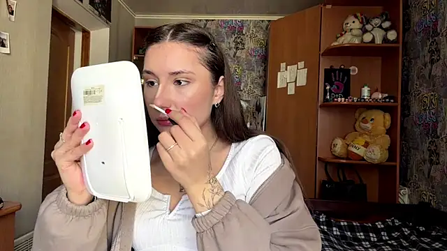 Snapshot of poly_princess chatting on April 2026 09:27:01 AM poly princess online show from April 2026 09:27:01 AM