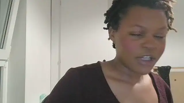 Snapshot of DolliaStarz chatting on March 2026 06:26:01 PM DolliaStarz online show from March 2026 06:26:01 PM